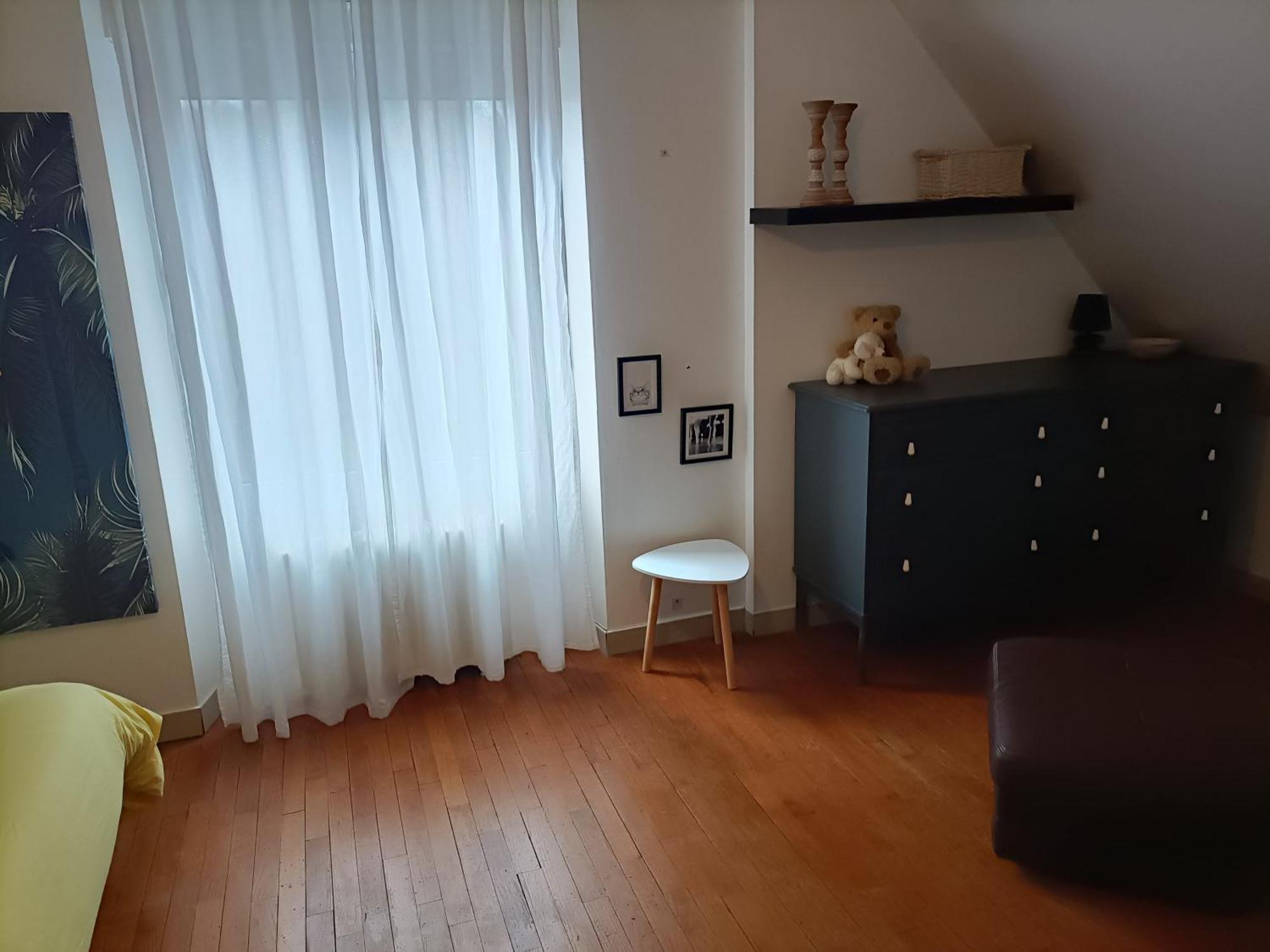 Hébergement de vacances Maison Au Calme, Proche Du Centre De *
