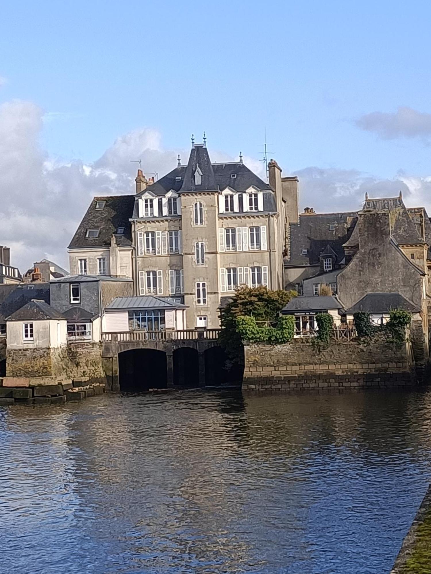 Maison Au Calme, Proche Du Centre De Landerneau